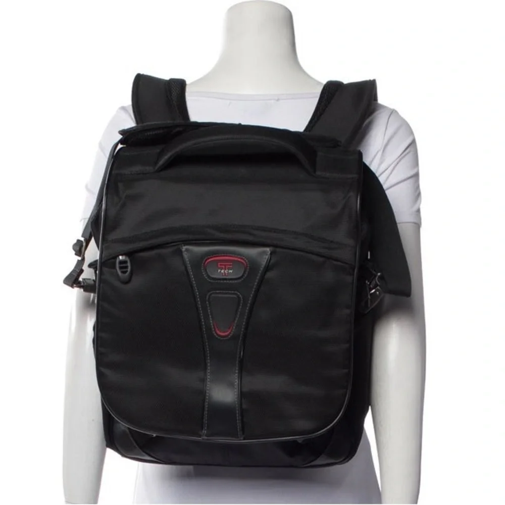 Tumi excellent used